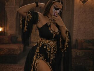 nude gamgirl PerlaZoey