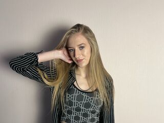 cam girl playing with sextoy PhyllisDeary
