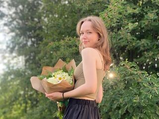 camgirl showing tits PollyPower