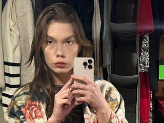 camgirl live RubyRedkis