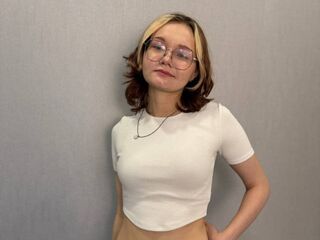 nude webcamgirl pic ShemikaDestro