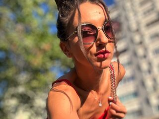 cam girl masturbating with vibrator TayaKayan