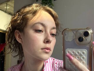 strip show ThuyThorstad