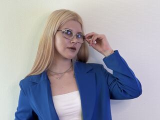 masturbating webcamgirl TommieMalkani