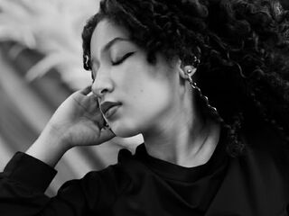 fingering webcamgirl TrixieBarbie