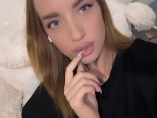 cam girl showing tits VillaretMarquise