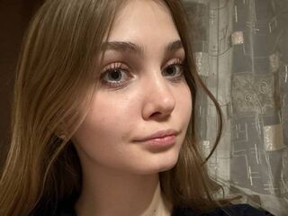 beautiful girl webcam YiBisher