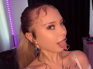 masturbating girl YolandoHeitz
